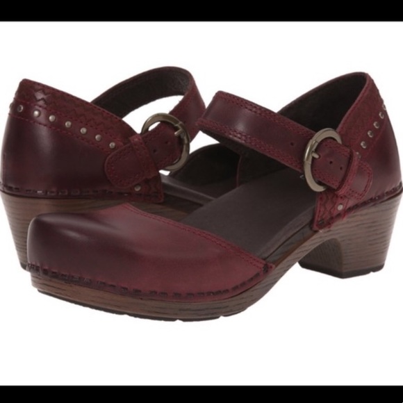 Dansko Shoes - DANSKO Makenna Mary Jane Clog - Wine